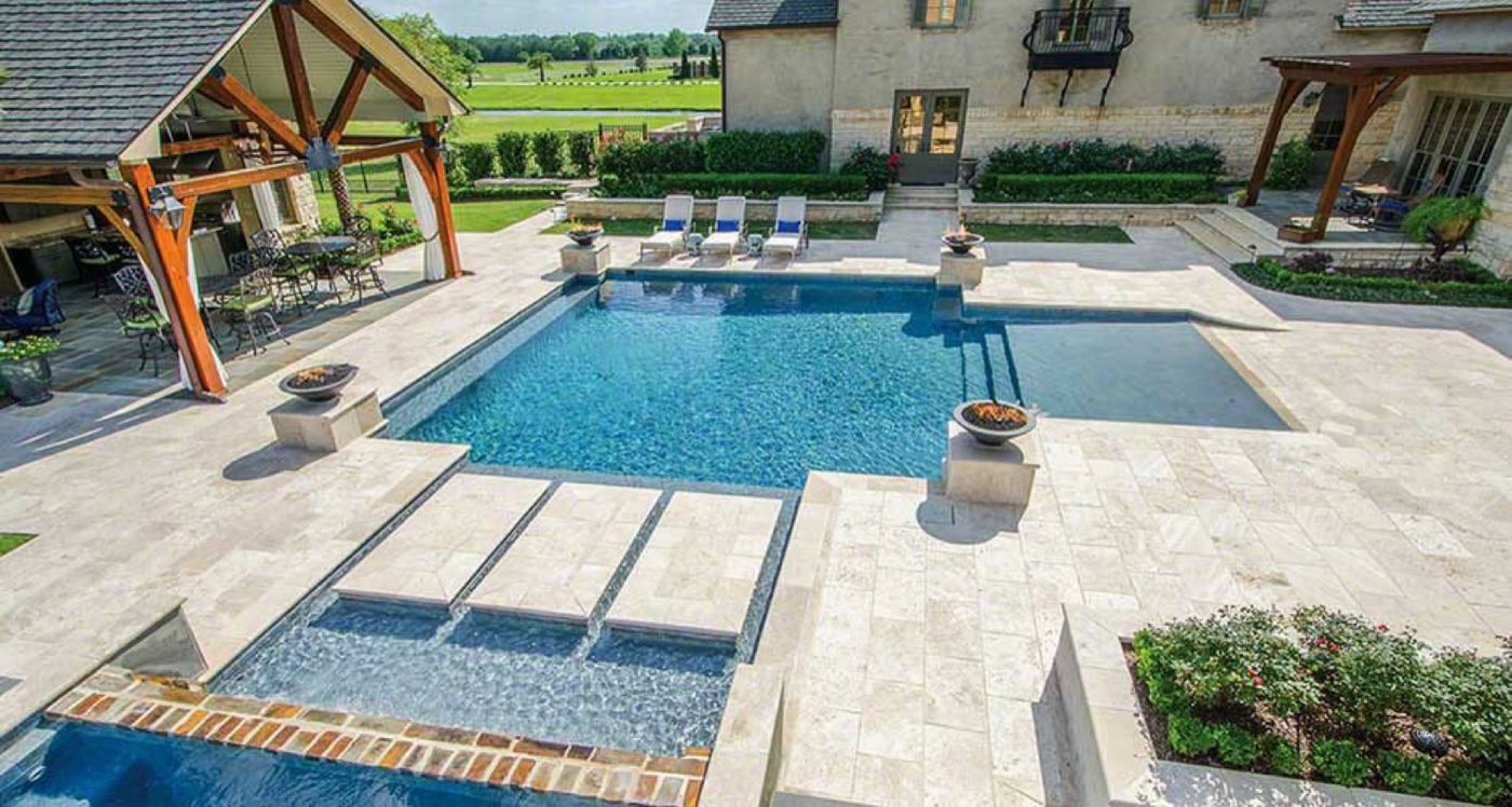 White travertine paver patio in Davidson